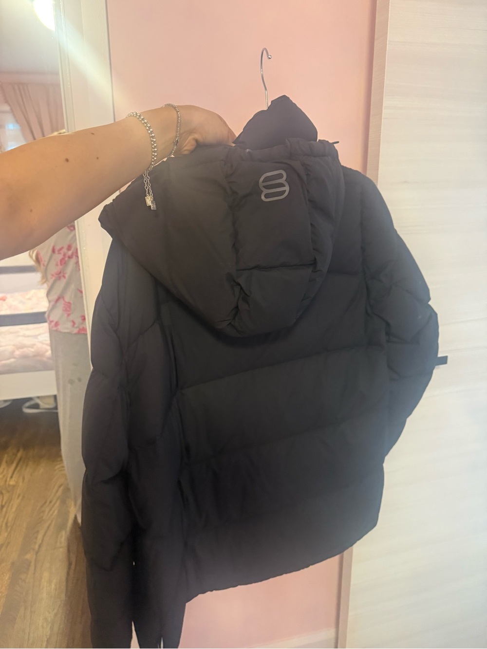 Aritzia Superpuff Medium